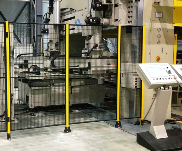 定制鋁型材車間隔離工業圍欄的3種發貨模式.jpg 定制鋁型材車間隔離工業圍欄的3種發貨模式.jpg